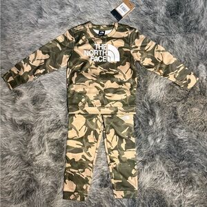 NWT The North Face Kids Camouflage Set - Green and Tan Size 5T🔥